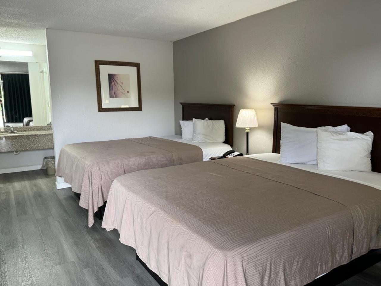 Camden West Inn Екстериор снимка